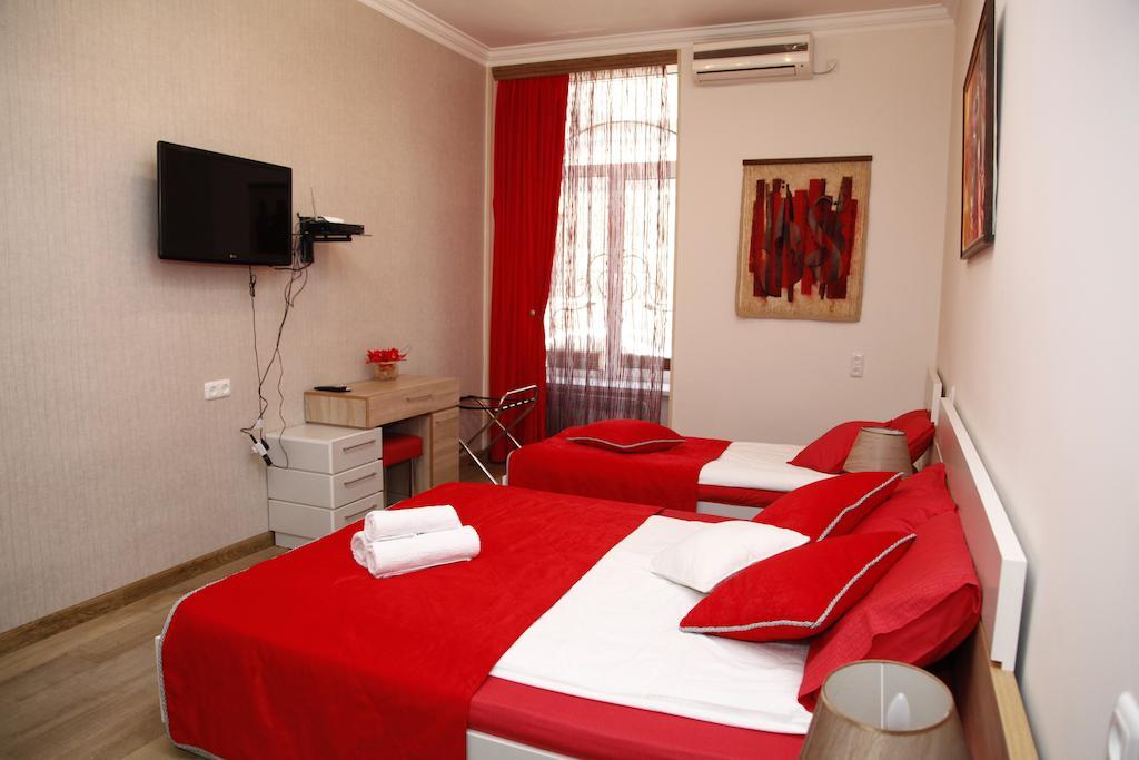 יירבאן Azoyan Guest House חדר תמונה